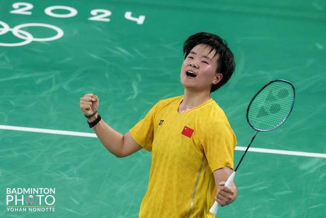 反腐风暴持 反腐风暴持