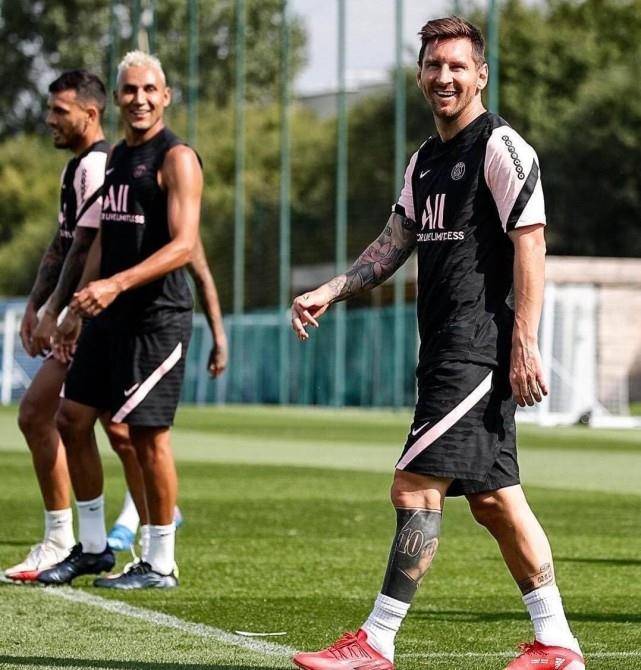 足球的本质 足球的本质